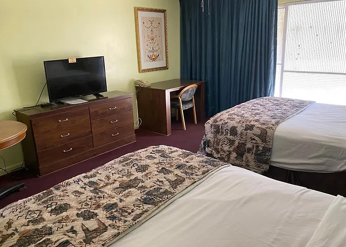 Oyo Az Desert Grove Hotel