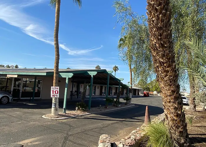 Oyo Az Desert Grove Hotel