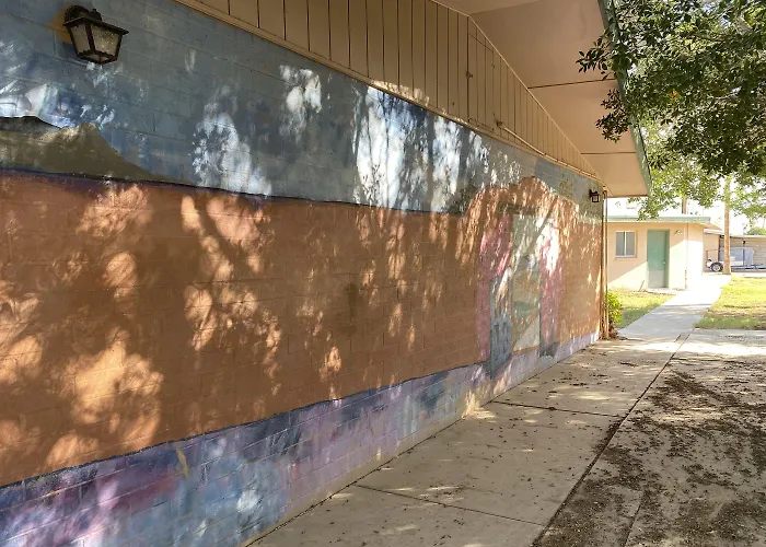 Oyo Az Desert Grove