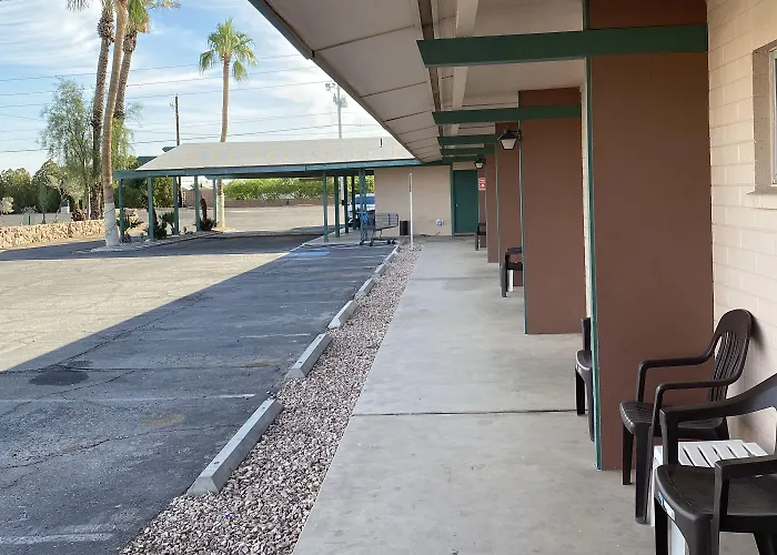 Oyo Az Desert Grove Hotel 2*