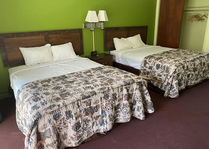 Hotel Oyo Az Desert Grove 2*