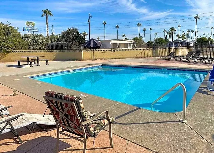 Oyo Az Desert Grove Hotel 2*